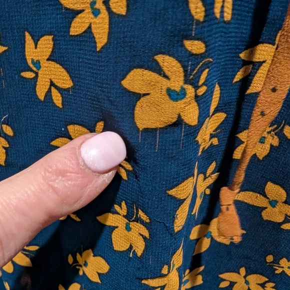 Cabi Geometric Pattern Top - Picture 4 of 10